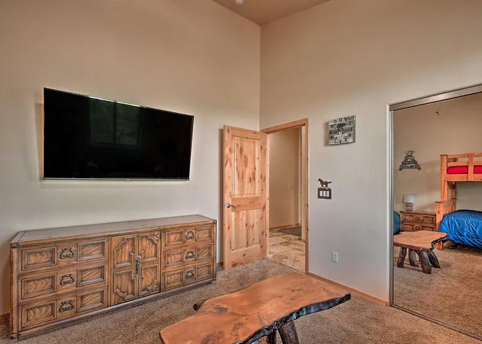Deck & Views: Dog-friendly In Show Low!