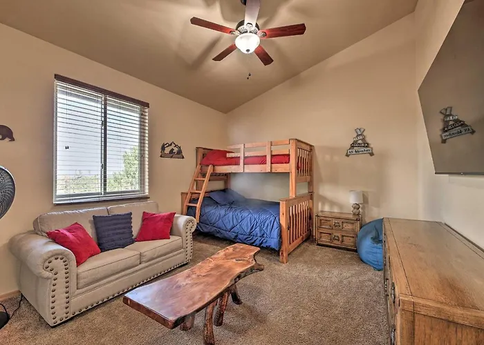 Deck & Views: Dog-friendly In Show Low!