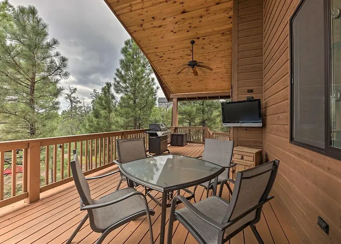 Deck & Views: Dog-friendly In Show Low!